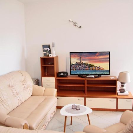 Apartment Matika, Terrace Apartment 10 Minutes Walk From Center روفينج المظهر الخارجي الصورة